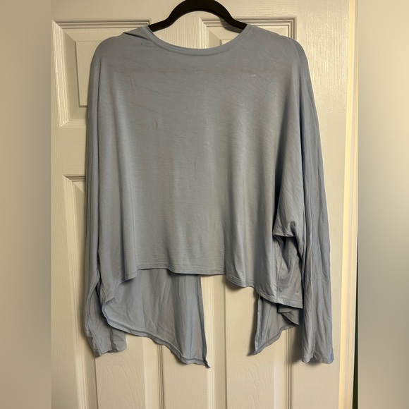 Babaton Lonny Open Back Shirt - Picture 1 of 4